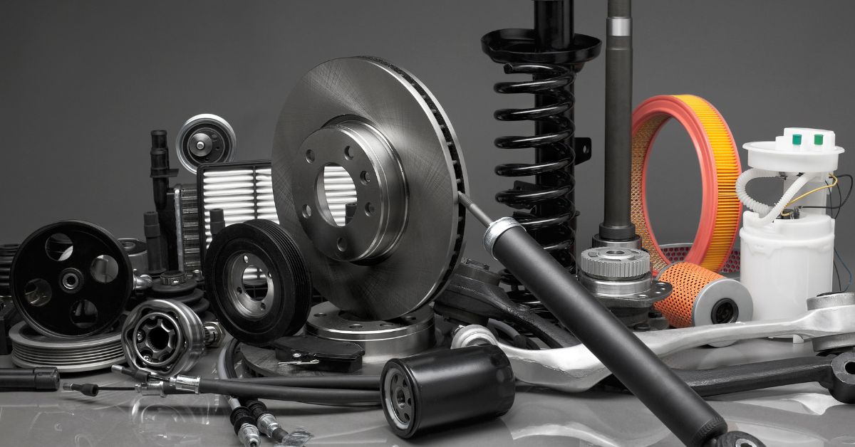 Technicien en décontamination équipé dans un logement résidentiel à Bromont